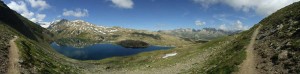 Panorama de montagne avec lac