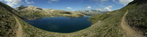 Panorama de montagne avec lac