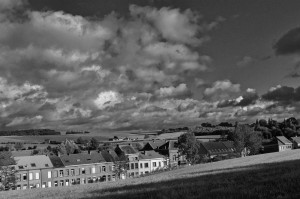Paysage de campagne en noir et blanc