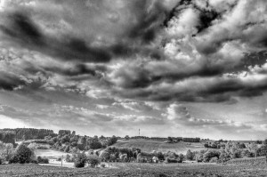 Paysage de campagne en noir et blanc