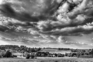 Paysage de campagne en noir et blanc