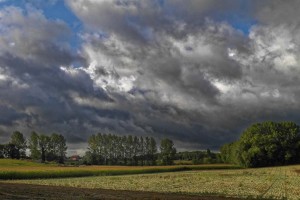 Paysage de campagne et nuages