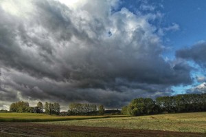 Paysage de campagne et nuages