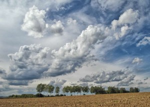 Paysage de campagne et nuages